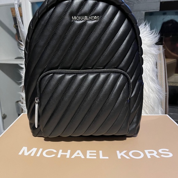 BNIB Michael Kors Backpack - Picture 4 of 9